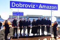 Praha má novou železniční zastávku. Vlak staví před Amazonem v Dobrovízi