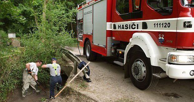 Dobrovolní hasiči pomáhají v Praze při spoustě událostí. Na snímku dobrovolníci ze Suchdolu.