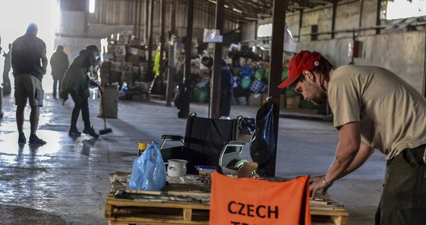 Češka prosí o pomoc uprchlíkům. Vývařovny a škola angličtiny prý nestačí