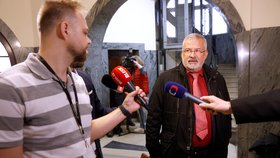 Předseda školských odborů František Dobšík