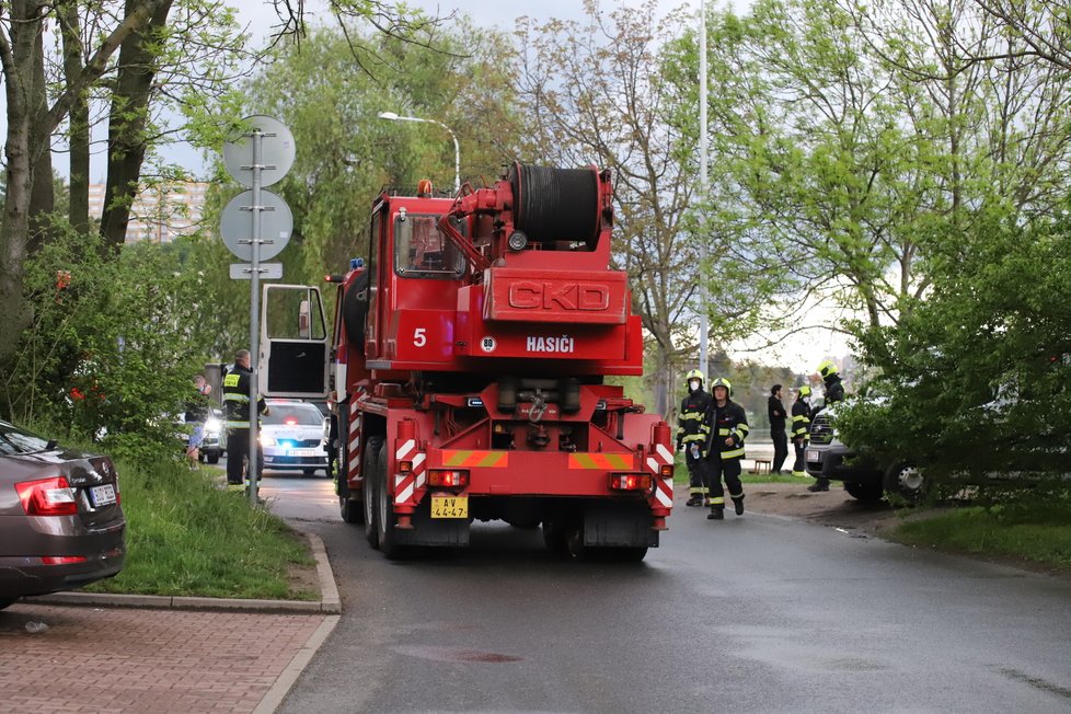 Do kyjského rybníka v pátek večer sjela dodávka. Ve voze nikdo nebyl.