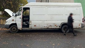 Zadržená podezřelá dodávka ve Svitavách