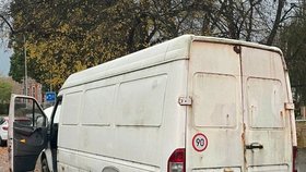 Zadržená podezřelá dodávka ve Svitavách