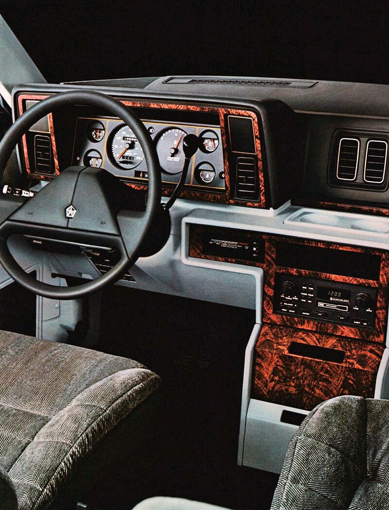 Dodge Caravan (1987-1990)