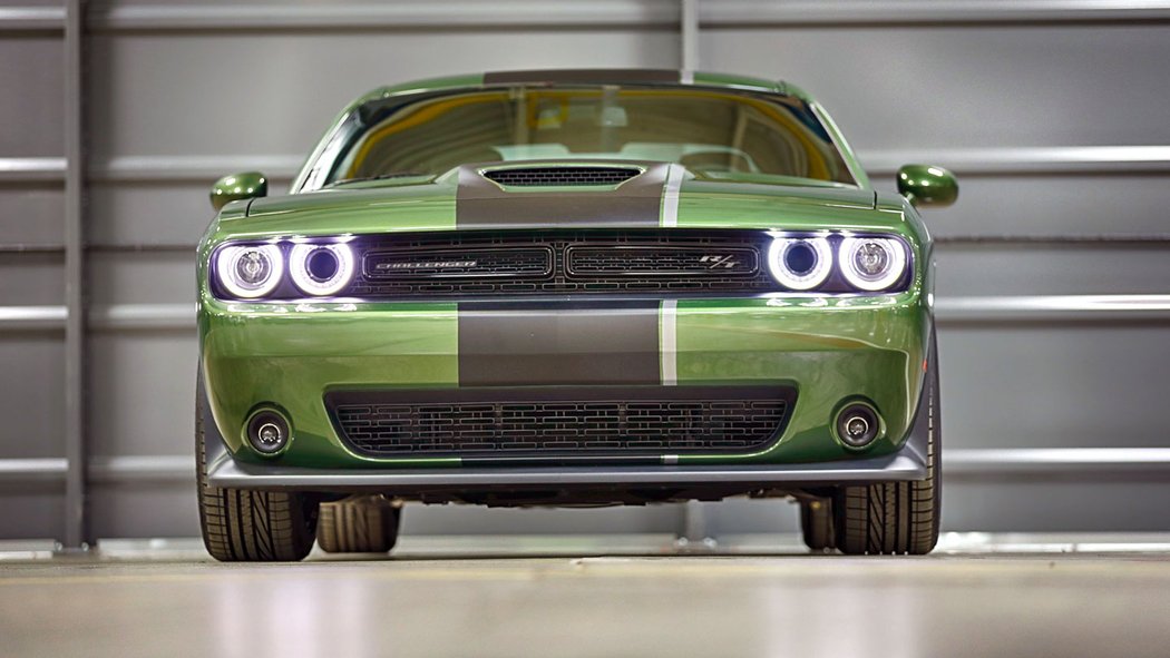 Dodge Challenger a Charger Stars and Stripes Edition