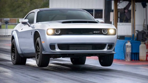 Nový Dodge Challenger SRT Demon 170 je králem sprintů. Stovku dá do dvou sekund, stojí 2,2 milionu