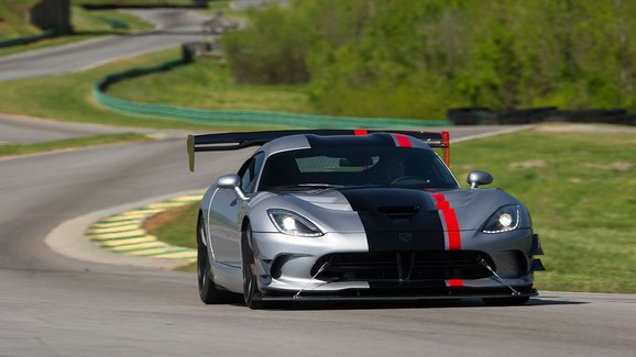 Dodge loni prodal několik nových automobilů, které už ale roky nevyrábí