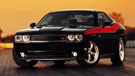 Dodge Challenger 2011: Nový motor, podvozek a výbavy