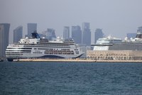 Panika v Perském zálivu: Ze zaoceánských lodí je plovoucí vězení