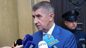 Andrej Babiš vyrazil na dohadovací řízení s koaličními partnery.