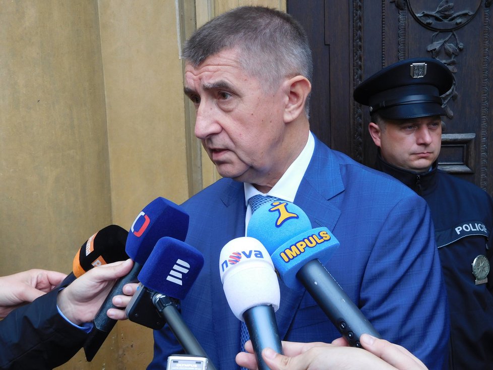 Andrej Babiš vyrazil na dohadovací řízení s koaličními partnery