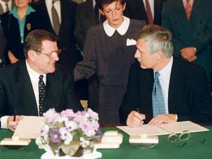 Dohodnuto – premiéři Mečiar a Klaus podepsali 29. října 16 dohod o budoucí spolupráci mezi oběma republikami.