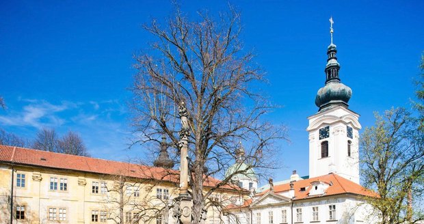 Klášter sester premonstrátek v Doksanech