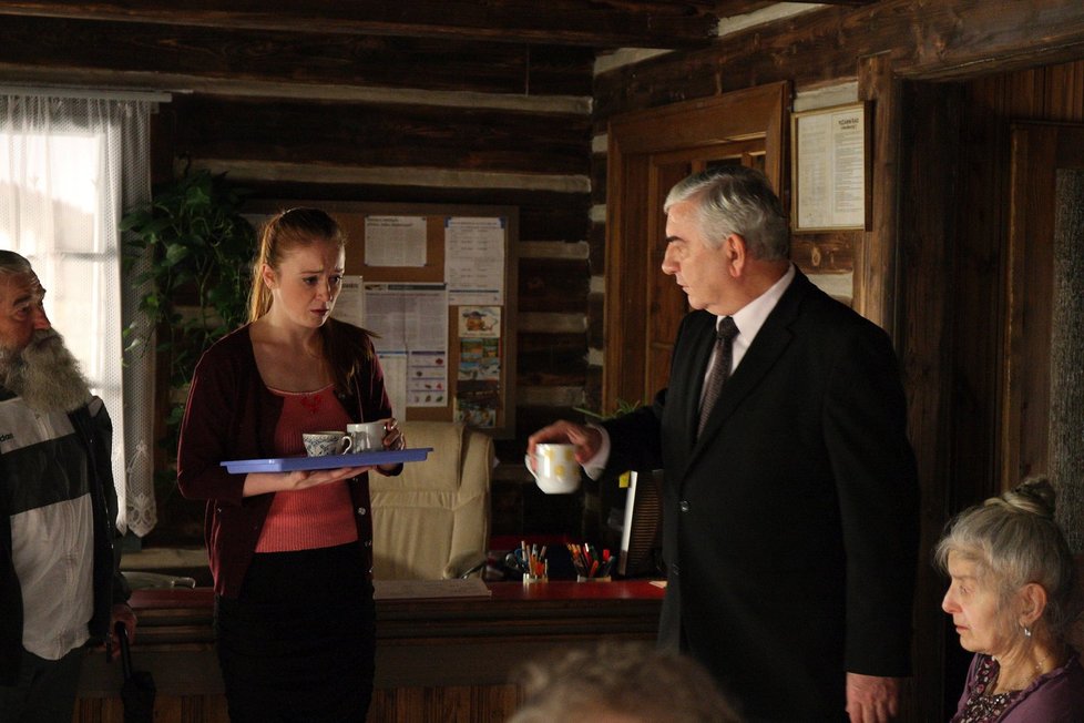 Začíná druhá řada seriálu Doktor Martin s Miroslavem Donutilem, Jitkou Čvančarovou, Vilmou Cibulkovou nebo Marií Doležalovou.