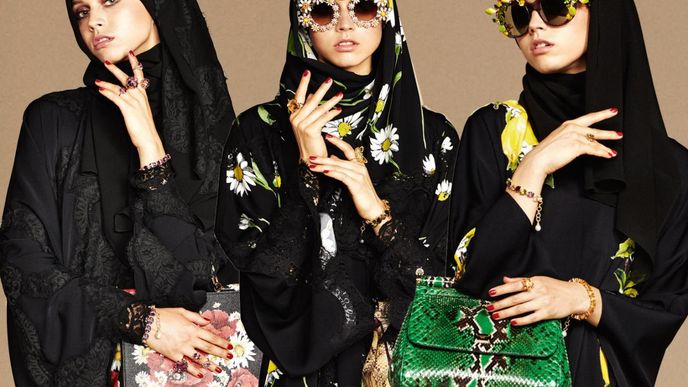 Kolekci Dolce & Gabbana, která je určena muslimkám