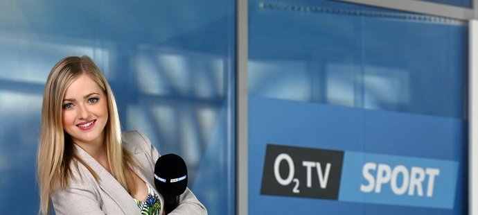 Sbohem, mikrofone! Elegantní fešanda Denisa Doležalová přestoupila z televize k reprezentaci.