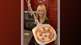 Dolly ukázala svou pizzu