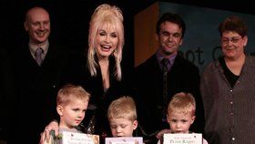 Zachránkyně rodičů Dolly Partonová: Ví, jak v karanténě zabavit tisíce dětí naráz!