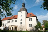 Ze zámku v Dolních Břežanech bude do dvou let hotel: Církev bude stát 170 milionů