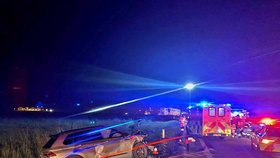 Šest lidí se zranilo při nočním střetu dvou osobních aut u Dolního Dvořiště.