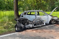 Hrozivá nehoda v Lomnici nedaleko Prahy. Motorkář (†50) nepřežil střet s vozidlem