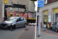 Opilec s 1,5 promile srazil hocha (15): Auto zaparkoval o prodejnu!