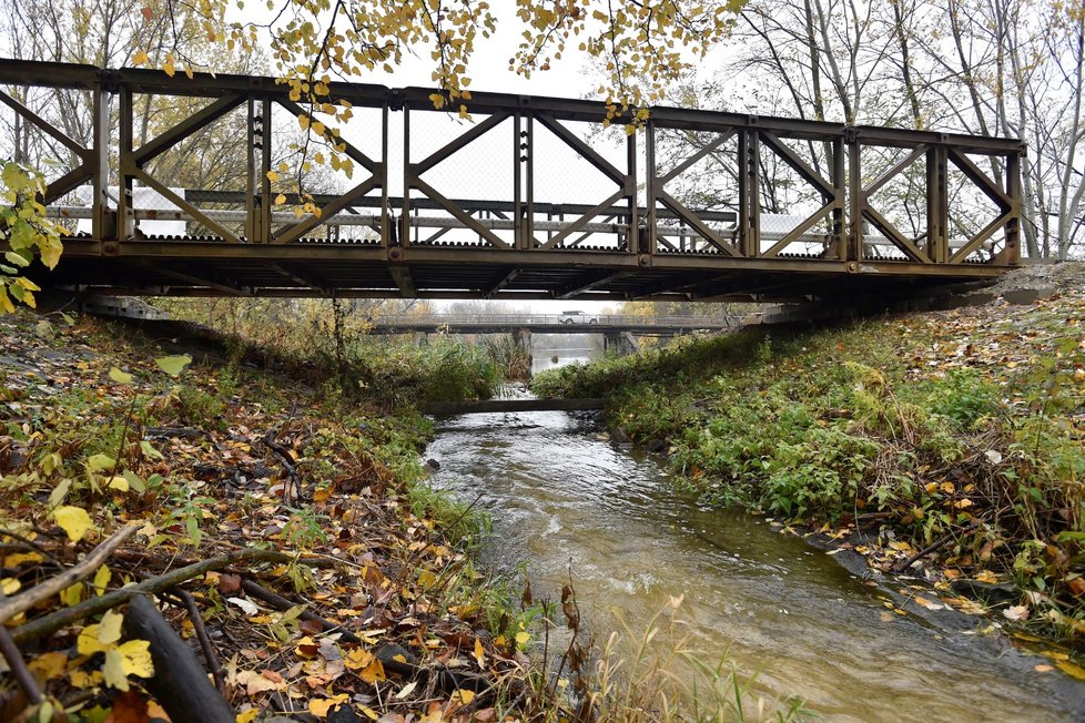 Mezi Dolními Věstonicemi a Strachotínem na Břeclavsku začne ve druhé polovině listopadu demolice starého mostu.