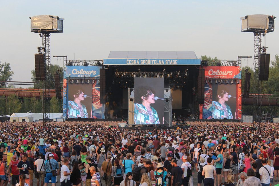 Hudební festival Colours of Ostrava se těší velkému zájmu návštěvníků, potrvá od 18. do 22. července.