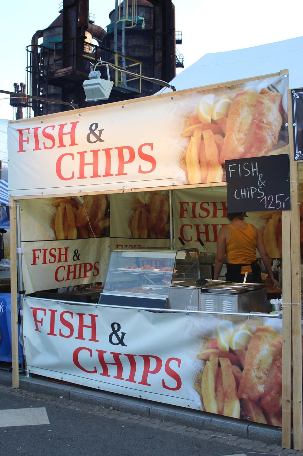 Nechybí ani britská pochoutka fish and chips