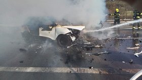 Tři hrdinové zachránili lidi z hořících aut a získali ocenění.