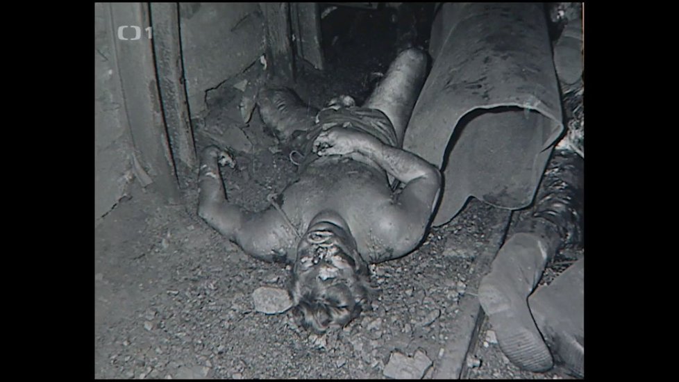 Těla obětí neštěstí na dole Dukla byla hrozivě popálená.