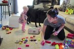 Tohle video vám ukáže, proč člověk s malým dítětem prostě nic nestihne