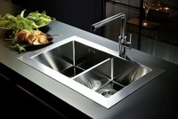 Ucpaný odtok v koupelně? Vyčistěte ho snadno bez instalatéra