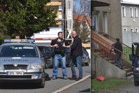 Policisté, které postřelil v Domažlicích schizofrenik, jsou už doma: Kolegové je vyslýchají