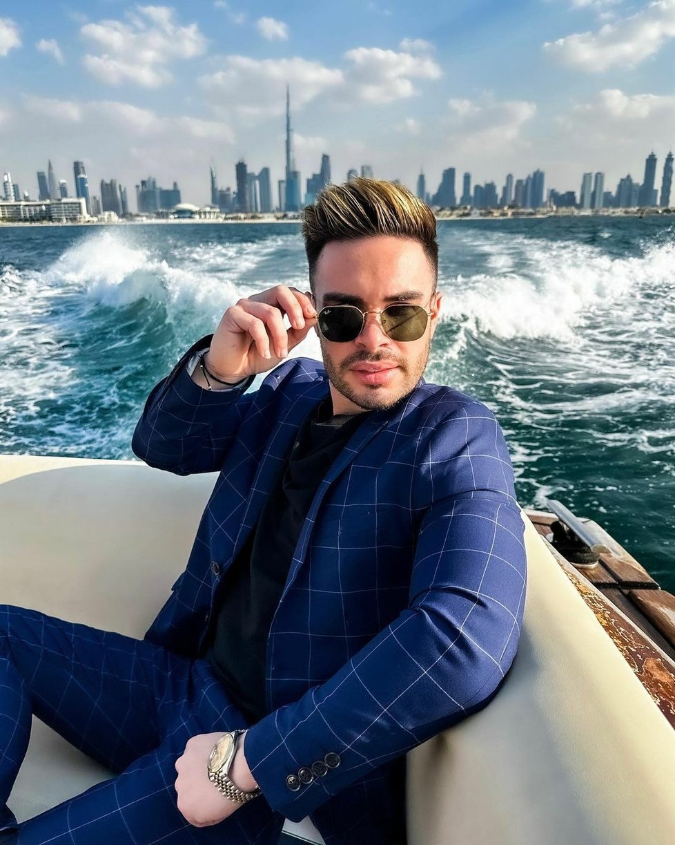 Youtuber Dominguero si užíval luxusu ve Spojených arabsých emirátech.