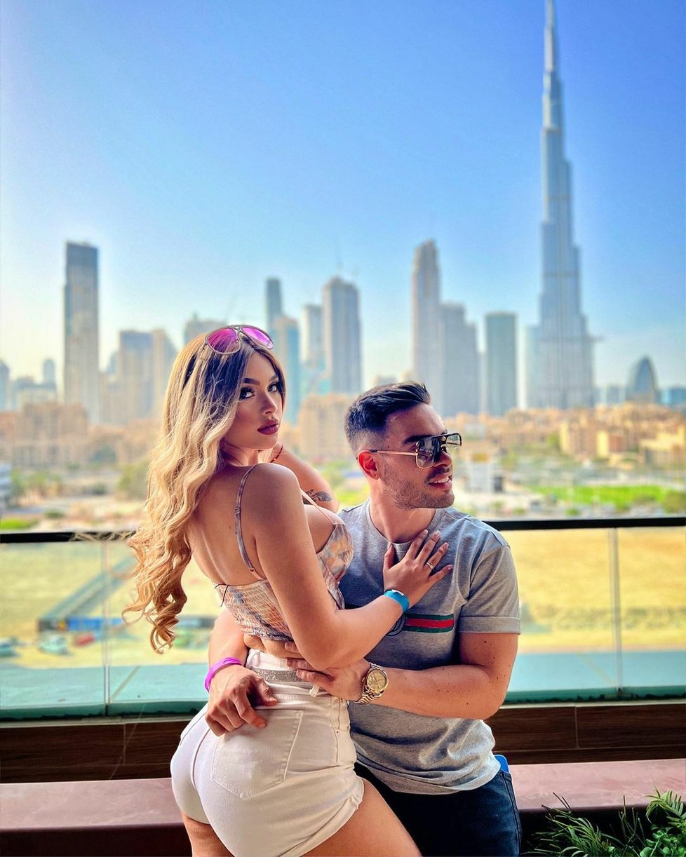 Youtuber Dominguero si užíval luxusu ve Spojených arabsých emirátech.