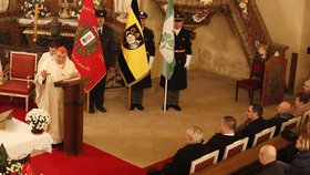 Kardinál Duka sloužil v Lánech mši. Pomodlil se za prezidenta Zemana a jeho zdraví, ale i za oběti teroru v Paříži a Mali