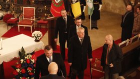 Kardinál Duka sloužil mši. Pomodlil se za prezidenta Zemana a jeho zdraví, ale i za oběti teroru v Paříži a Mali.