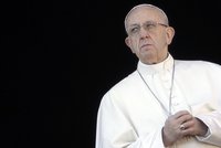 „Homosexualita? Je z ní módní záležitost,“ tvrdí papež. Gayové v církvi ho znepokojují