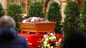 Loučení s kardinálem Dukou v kostele Všech svatých (13.11.2025)