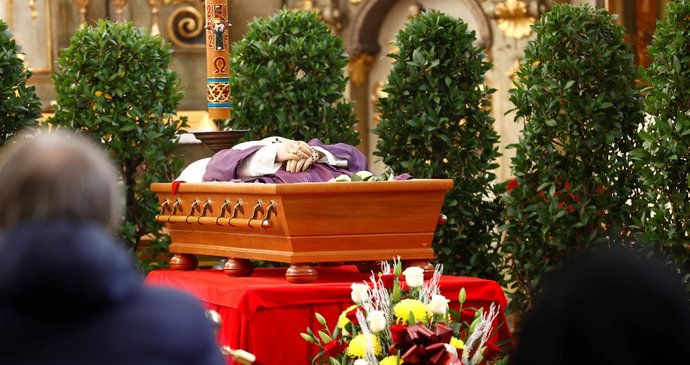 Loučení s kardinálem Dukou v kostele Všech svatých (13.11.2025)