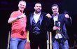 Dominik Hašek se stal včera potřetí tátou, už má dvě dospělé děti. Dominik Hašek se stal včera potřetí tátou, už má dvě dospělé děti.