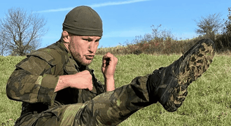 Armádní četař Humburger: Poslední krok od Kincla! Armádní četař Humburger: Poslední krok od Kincla!