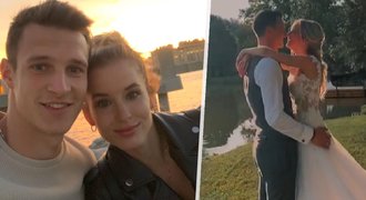 Hokejista Kubalík si vzal krásnou Kláru: Na svatbě jim zahrál známý zpěvák