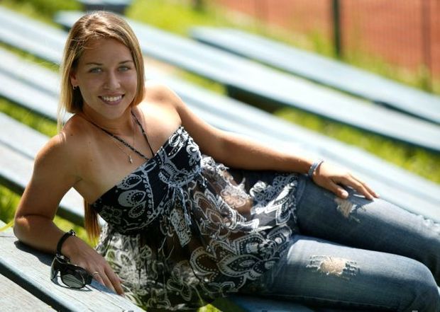DOMINIKA CIBULKOVÁ DOMINIKA CIBULKOVÁ