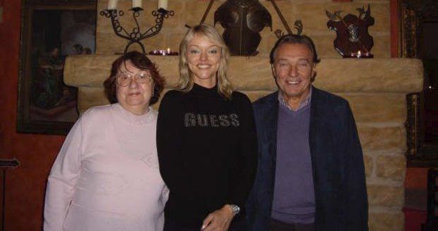 Dominika Gottová s rodiči, Karlem Gottem a Antonií Zacpalovou