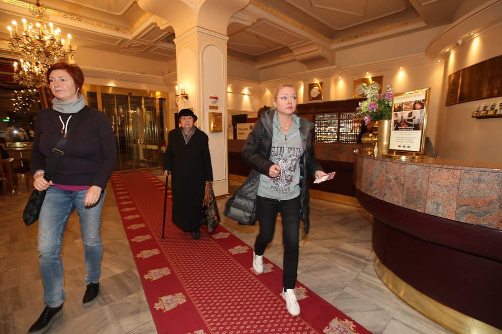 Dominika Gottová dorazila do hotelu.