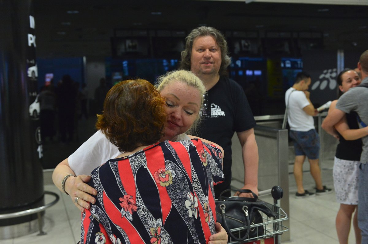 Dominika Gottová s manželem se vítají s maminkou Antonií Zacpalovou.