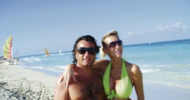 Dominiku vzal na dovolenou na Kubu jeden z jejích bývalých movitých milenců.