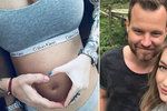 Dominika Mesarošová je těhotná s přítelem Tomášem.